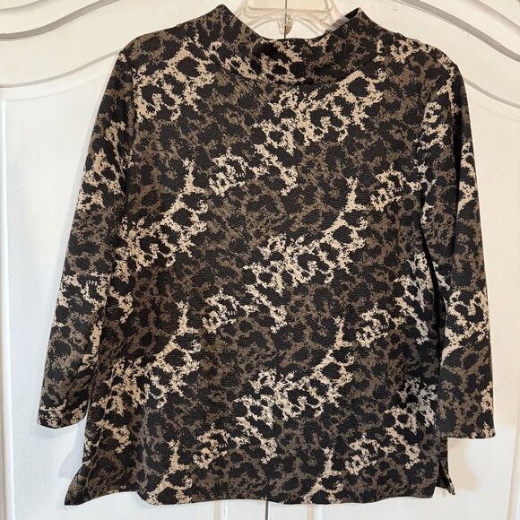 Investments‎ Animal Print, 3/4 Sleeve Tunic with Mock Turtleneck. - Picture 1 of 7